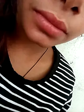 Aaisha-16 online show from February 2026 03:52:01 AM