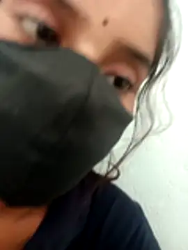 Aaisha-16 online show from November 2025 02:32:02 AM