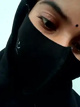 Aaisha-16 online show from December 2025 03:39:02 AM