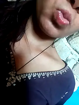 Aaisha-16 online show from April 2026 04:47:02 AM