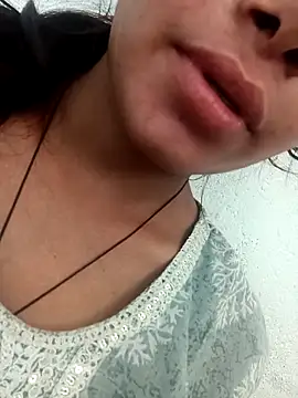 Aaisha-16 online show from April 2026 04:08:02 AM