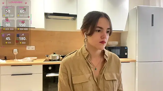 Snapshot of FavorLeila chatting on September 2025 01:17:01 PM FavorLeila online show from September 2025 01:17:01 PM