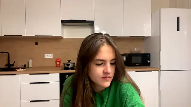 Snapshot of FavorLeila chatting on October 2025 02:07:01 PM FavorLeila online show from October 2025 02:07:01 PM