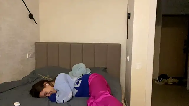 Snapshot of FavorLeila chatting on October 2025 02:04:01 PM FavorLeila online show from October 2025 02:04:01 PM