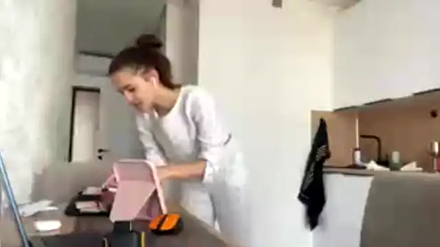 Snapshot of FavorLeila chatting on September 2025 09:48:01 AM FavorLeila online show from September 2025 09:48:01 AM