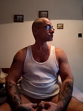 Snapshot of chcem1975 chatting on February 2026 11:42:02 AM chcem1975 online show from February 2026 11:42:02 AM