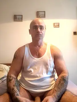 Snapshot of chcem1975 chatting on January 2026 08:18:01 AM chcem1975 online show from January 2026 08:18:01 AM