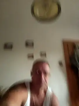 chcem1975 online show from September 2025 07:42:01 AM