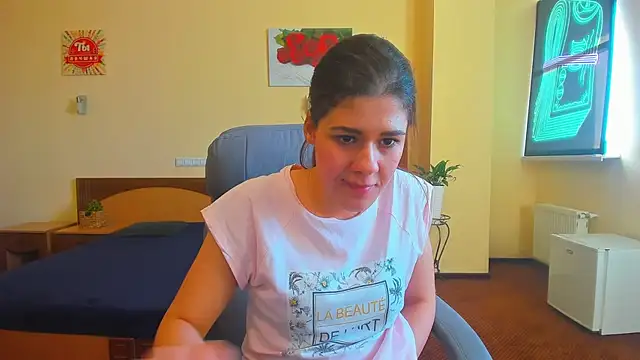 Joannia online show from September 2025 07:14:01 AM