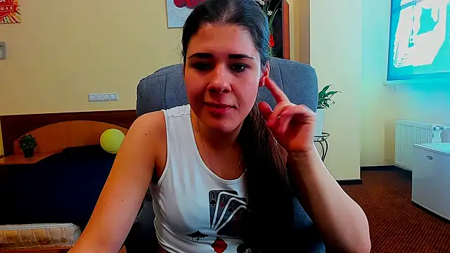 Joannia online show from October 2025 08:13:01 AM