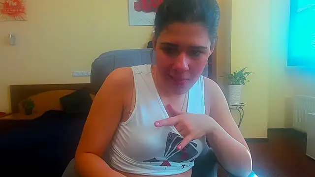 Joannia online show from October 2025 07:18:01 AM