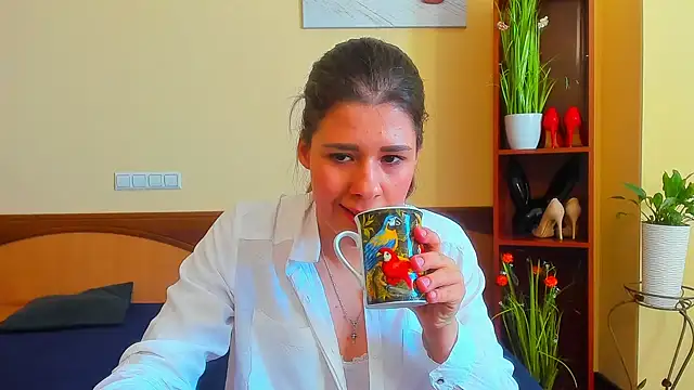 Joannia online show from September 2025 07:47:02 AM