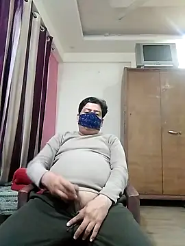 Love40777 online show from December 2025 06:02:01 PM