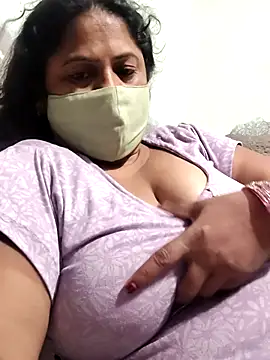 Mmm143 online show from April 2026 10:28:01 PM