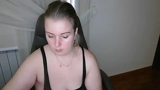 Snapshot of Piccolamonella29 chatting on November 2025 12:52:02 PM Piccolamonella29 online show from November 2025 12:52:02 PM