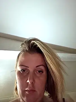 Piccolamonella29 online show from November 2025 08:18:02 PM