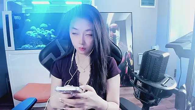 Keke-Bai online show from October 2025 02:35:02 AM