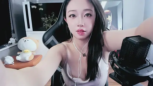 Keke-Bai online show from September 2025 01:50:02 PM