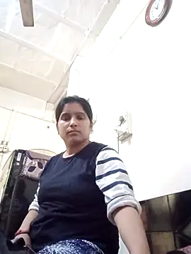 aliya-jaan71 online show from November 2025 05:33:01 AM