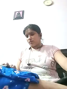aliya-jaan71 online show from April 2026 05:43:01 PM
