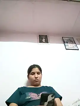 aliya-jaan71 online show from April 2026 11:33:02 AM