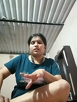 aliya-jaan71 online show from April 2026 04:47:02 PM