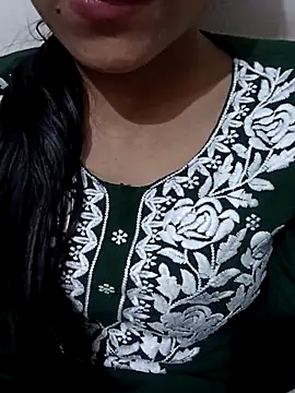 Miss linaa online show from November 2025 10:41:02 AM