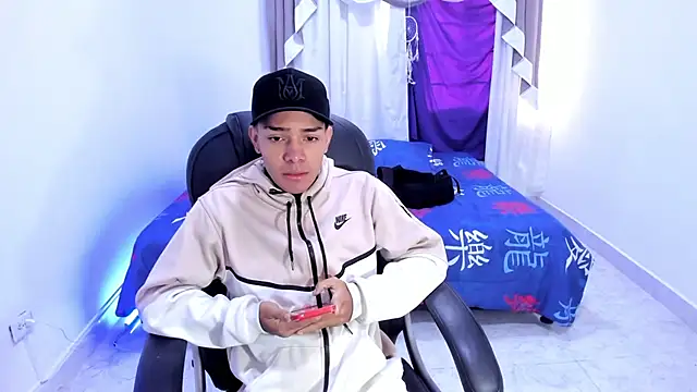 Hunteer Boy online show from October 2025 01:24:02 PM