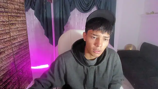 Hunteer Boy online show from October 2025 07:47:01 PM