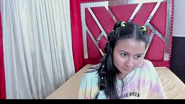 Luna021 1 online show from September 2025 07:31:01 PM