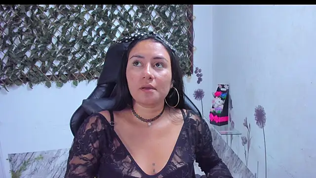 Luna021 1 online show from November 2025 08:13:02 PM