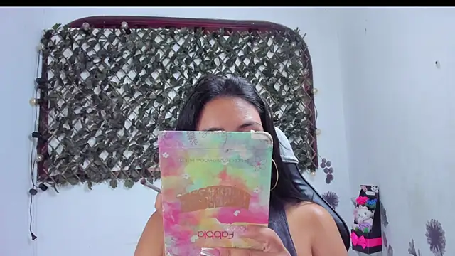 Luna021 1 online show from November 2025 08:34:01 PM