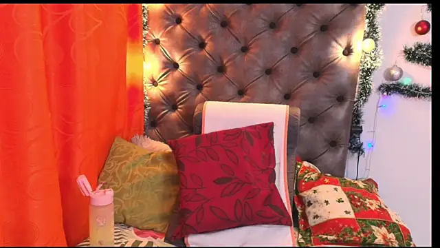 Luna021 1 online show from December 2025 08:04:02 PM