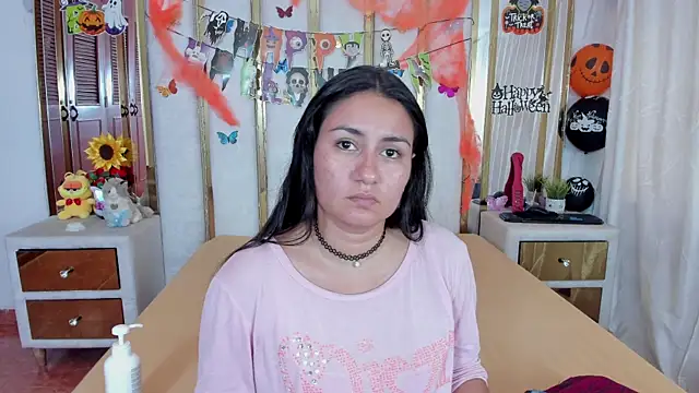 Luna021 1 online show from October 2025 08:31:02 PM