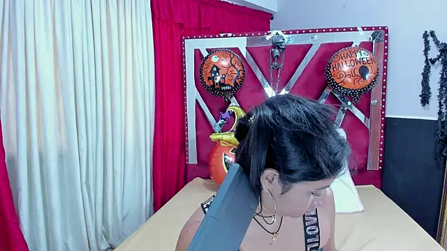 Luna021 1 online show from October 2025 08:08:01 PM