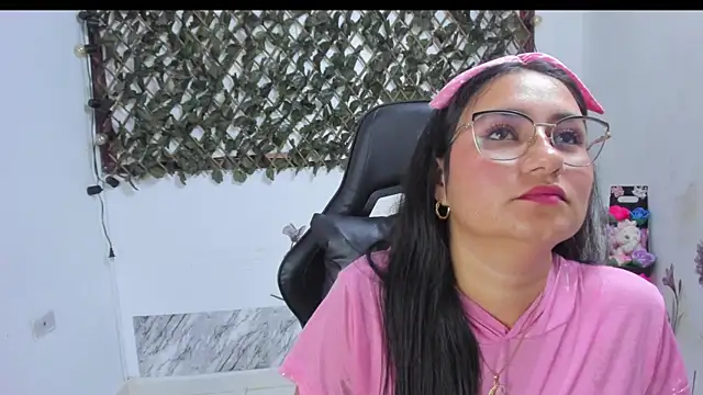 Luna021 1 online show from October 2025 08:07:01 PM