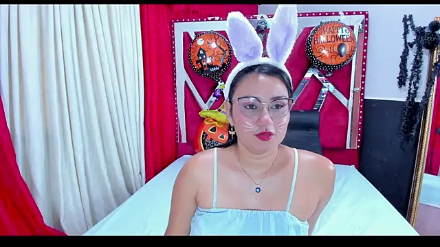 Luna021 1 online show from October 2025 09:59:02 PM