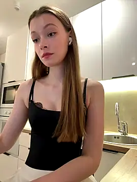 FriendlyFire 18 online show from October 2025 07:36:01 PM