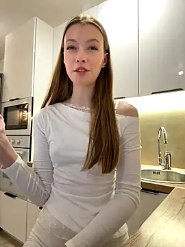 FriendlyFire 18 online show from October 2025 07:35:01 PM