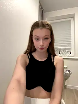 FriendlyFire 18 online show from September 2025 07:09:02 PM