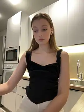 FriendlyFire 18 online show from September 2025 05:52:02 PM