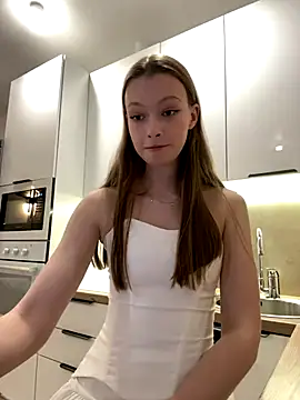 FriendlyFire 18 online show from September 2025 05:52:02 PM