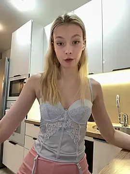 FriendlyFire 18 online show from March 2026 09:38:01 PM