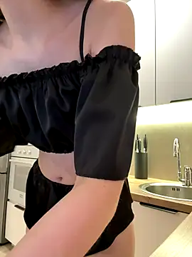 FriendlyFire 18 online show from November 2025 08:42:01 PM