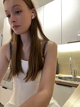 FriendlyFire 18 online show from October 2025 06:01:02 PM