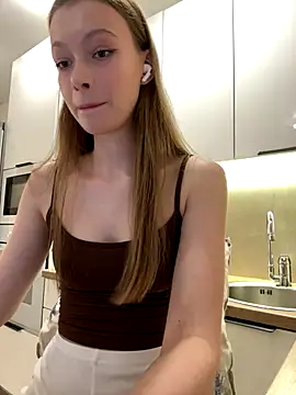 FriendlyFire 18 online show from September 2025 05:30:01 PM