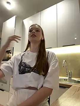 FriendlyFire 18 online show from October 2025 05:57:02 PM