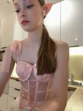 FriendlyFire 18 online show from November 2025 07:30:01 PM