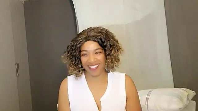 Lillyan N online show from February 2026 06:52:01 PM