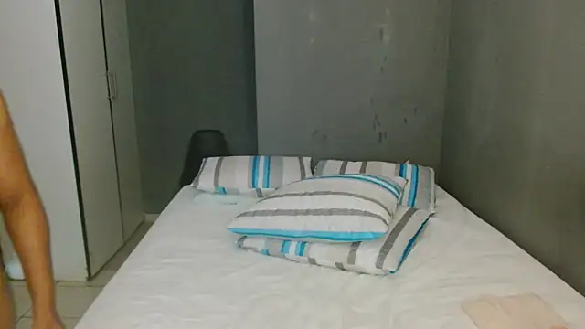 Lillyan N online show from April 2026 08:37:02 AM